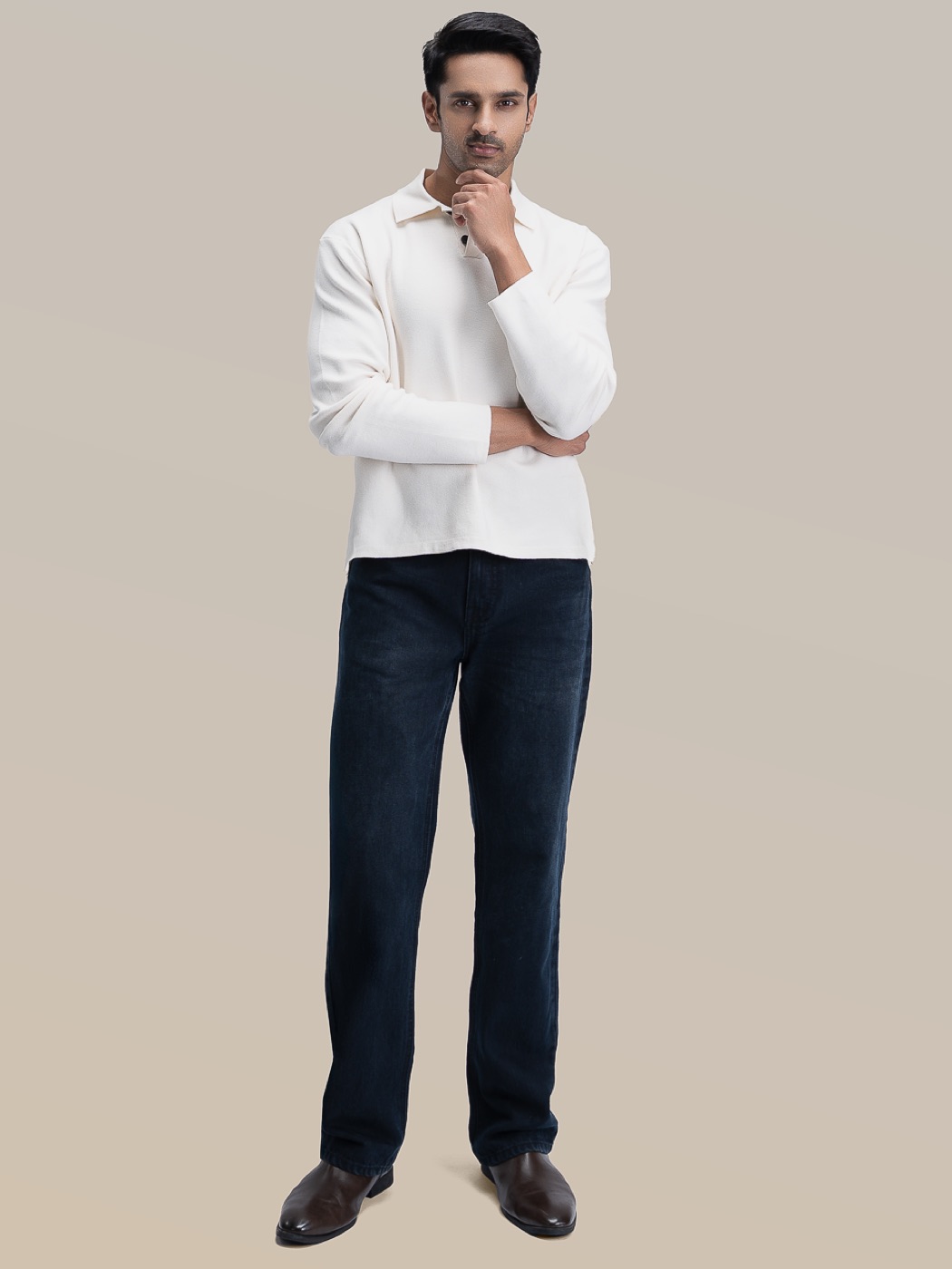Straight fit jeans in deep indigo